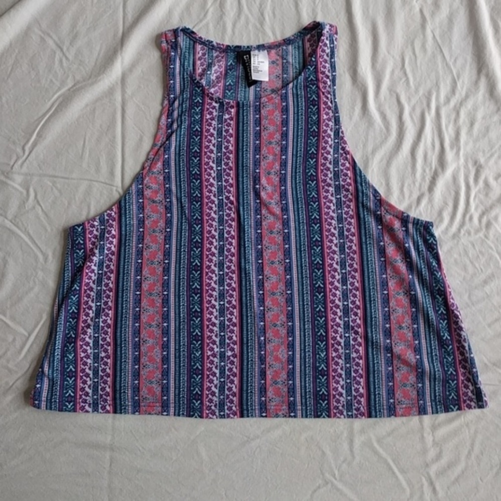 ✨3/$15✨ Tribal Print Crop Top